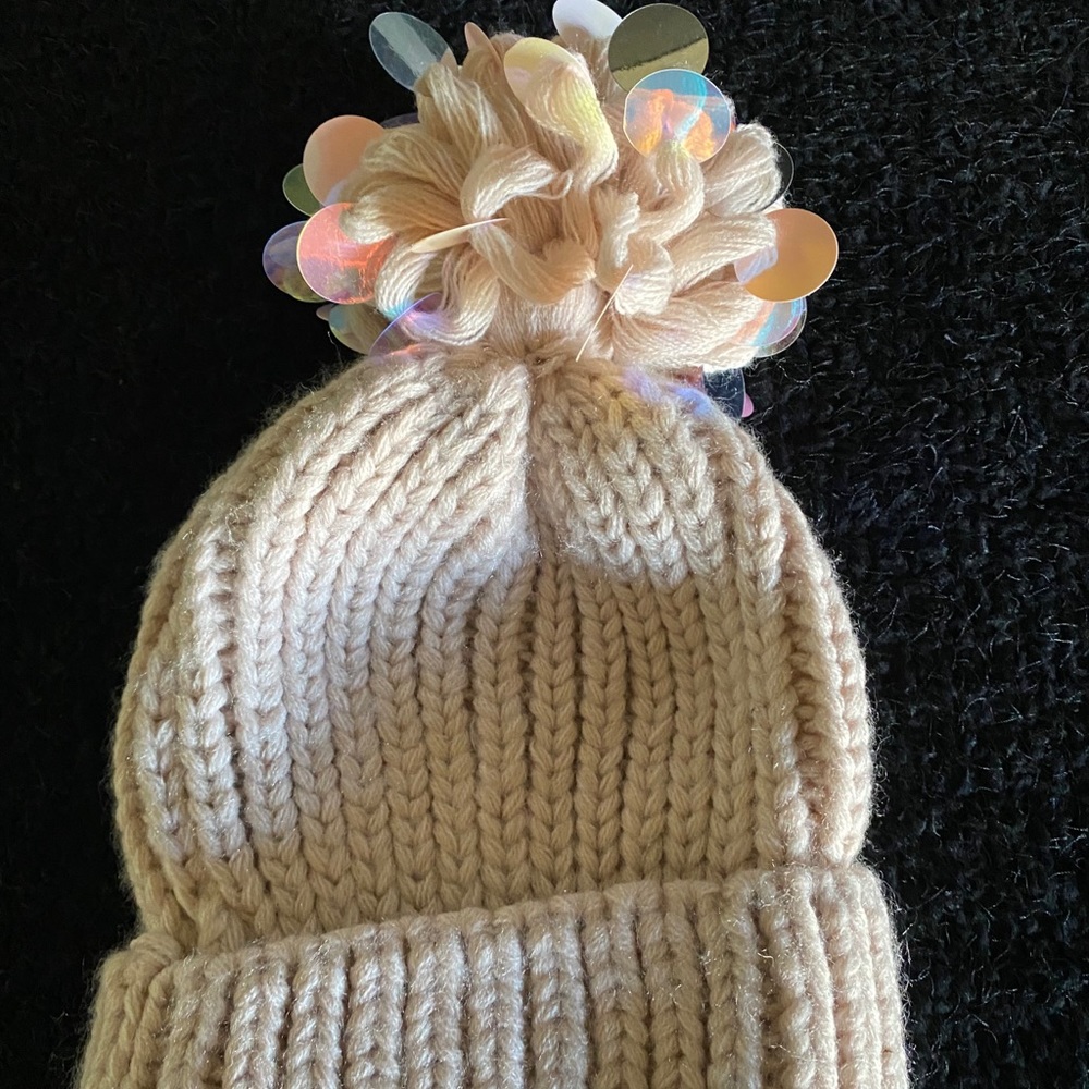 New Without Tags Tasha Peach Beanie - One Size